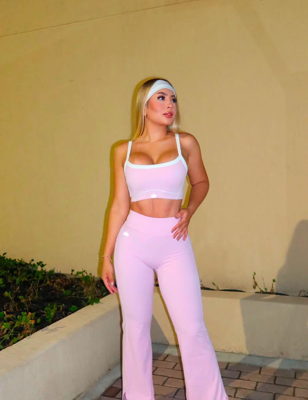 Conjunto top y pantalón flare — foto 4