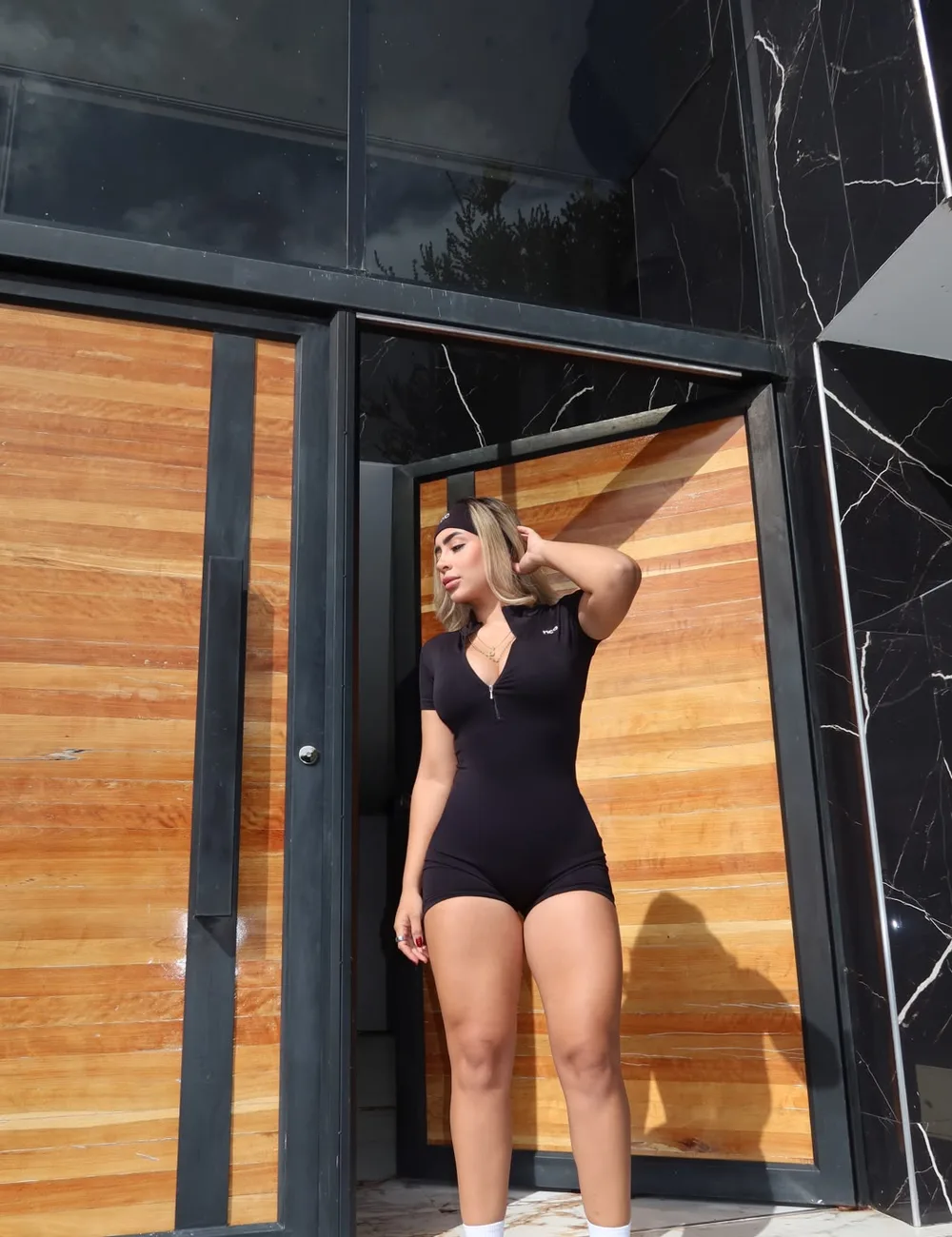 Enterizo corto con cierre sin push up — foto 6